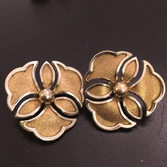 Sarah Coventry Jewelry - Sarah Coventry signed mod 60s stylized flower er Sarah Coventry Jewelry - Sarah Coventry signed mod 60s stylized flower er